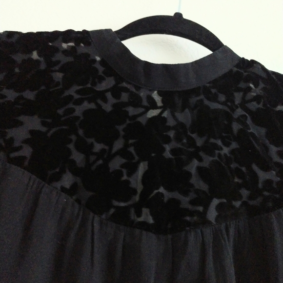 Black Velvet Blouse Burnout Long Sleeve Flowy Delicate Lace Jolt Small Chest 34" - Picture 2 of 5